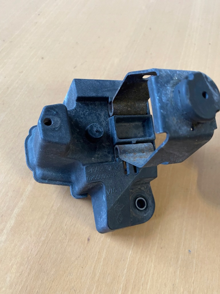 фото №1, Отбойник капот scenic iii левый