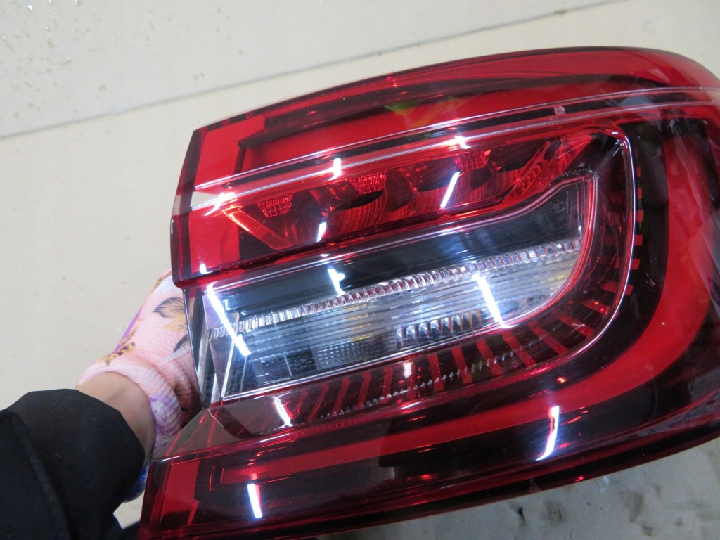 фото №6, Renault clio v лампа правая задняя задняя led 265504885r