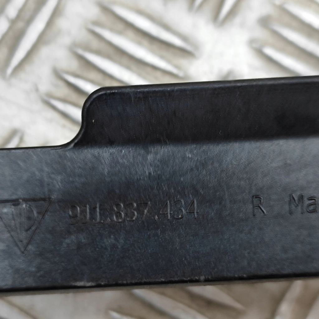 фото №6, Audi e-tron gt 2022 молдинг стекло дверь