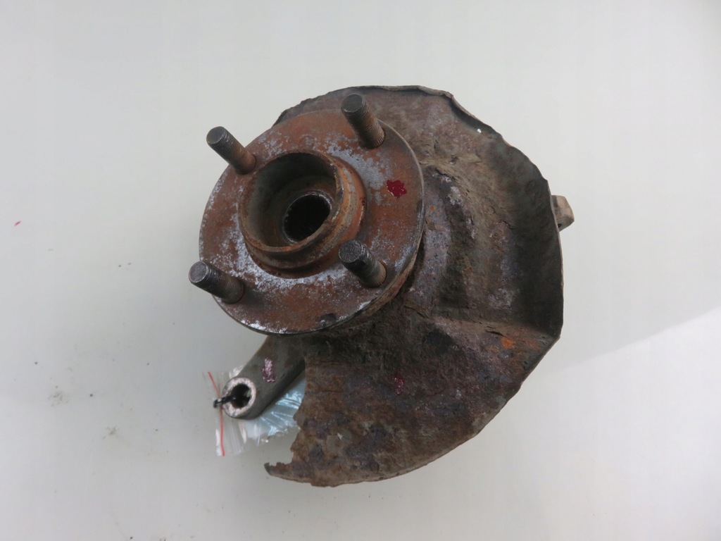 фото №1, Поворотный кулак ступица передняя левая suzuki wagon r+ 1.3 4wd 4x4