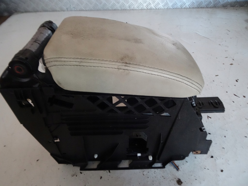 фото №1, Подлокотник кожа volkswagen eos