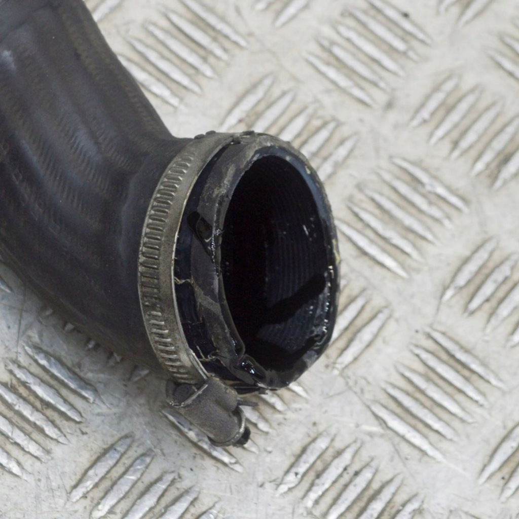 фото №3, Audi a3 s3 8p 2011 правая сторона wąż / труба интеркулер