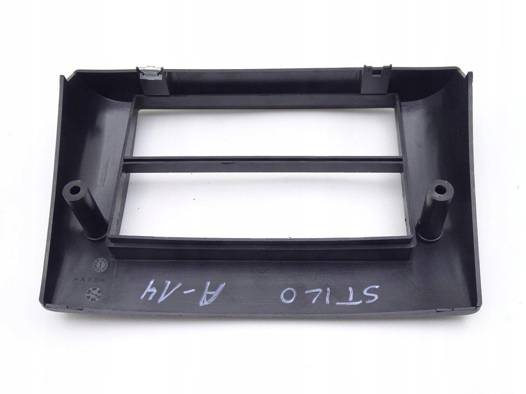 фото №2, Fiat stilo 01-07 рамка радио