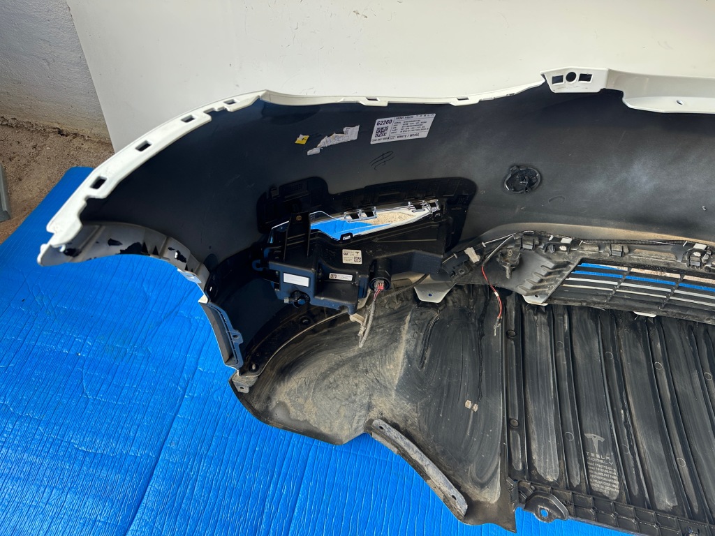 фото №12, Kompletny tesla y 20-24 1492555-00-c бампер передний плита противотуманные фары оригинальный номер oem