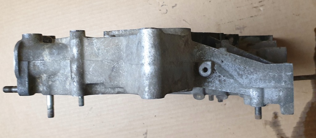 фото №6, Корпус крышка крышка двигателя mazda rx8 rx-8 1.3 оригинальный номер