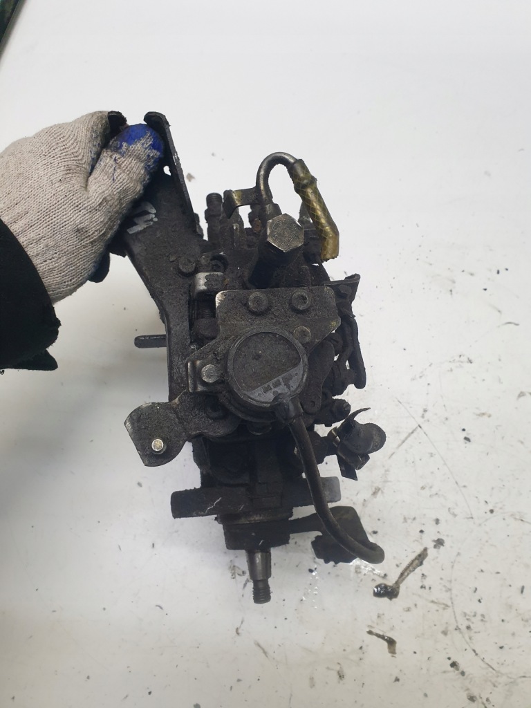 Насос впрыскная vw t4 2.4 d 074130107d с Разборки