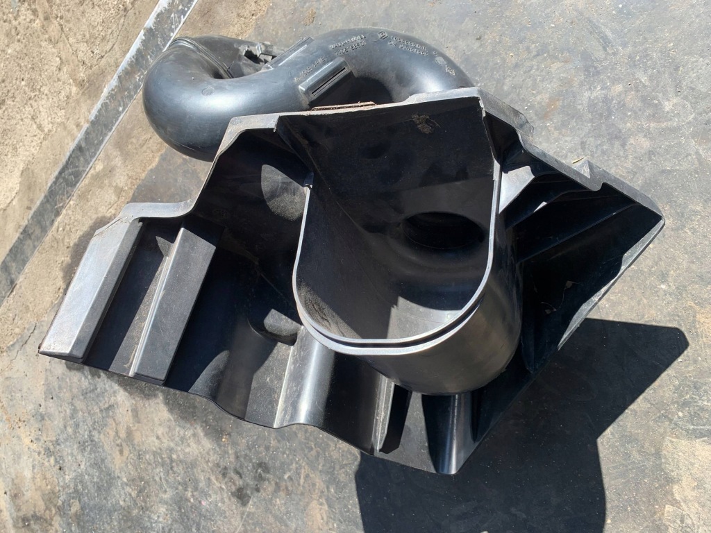 фото №3, Воздухозаборник воздуха труба 165555514r 960150246r renault trafic iii