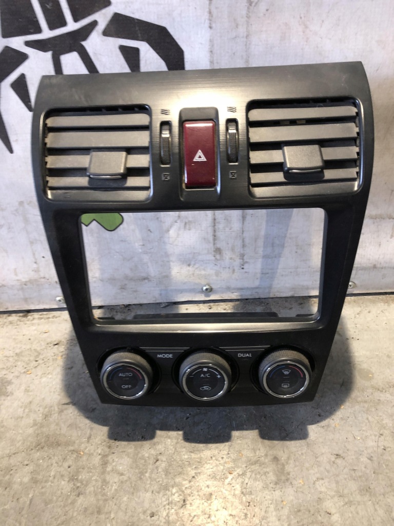 фото №1, Subaru xv панель кондиционера 72311fj100