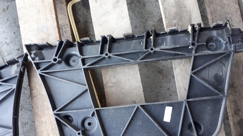 фото №6, A4 b8 s4 направляющая бампера левый правый задняя sedan kpl