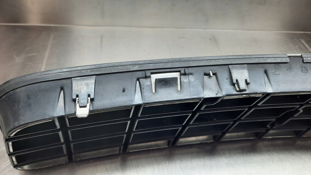 фото №16, Решітка радіатора решітка радіатора 8620641 volvo xc90 02-14r пошкоджений