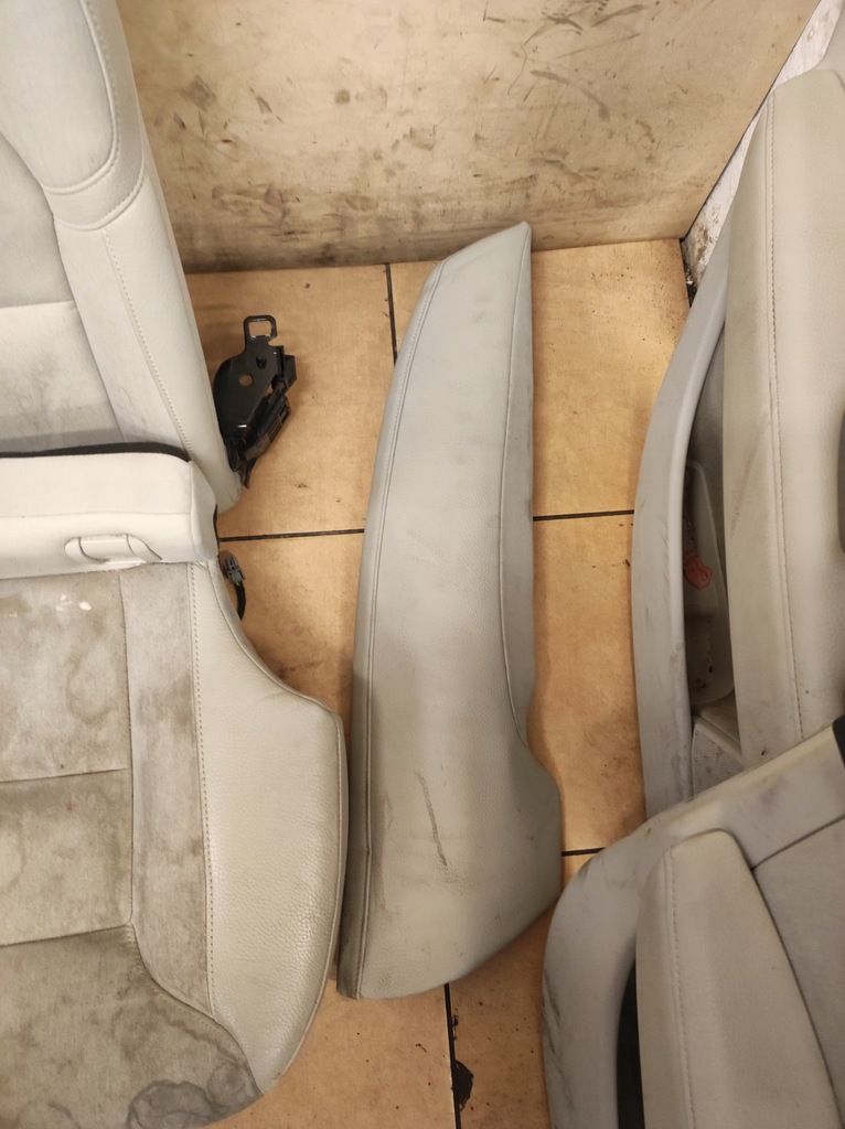 фото №9, Салон сидіння заднє сидіння оббивка volvo s90