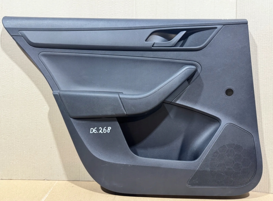 фото №1, Обшивка оббивка двері лівий задня skoda rapid 5jj867023