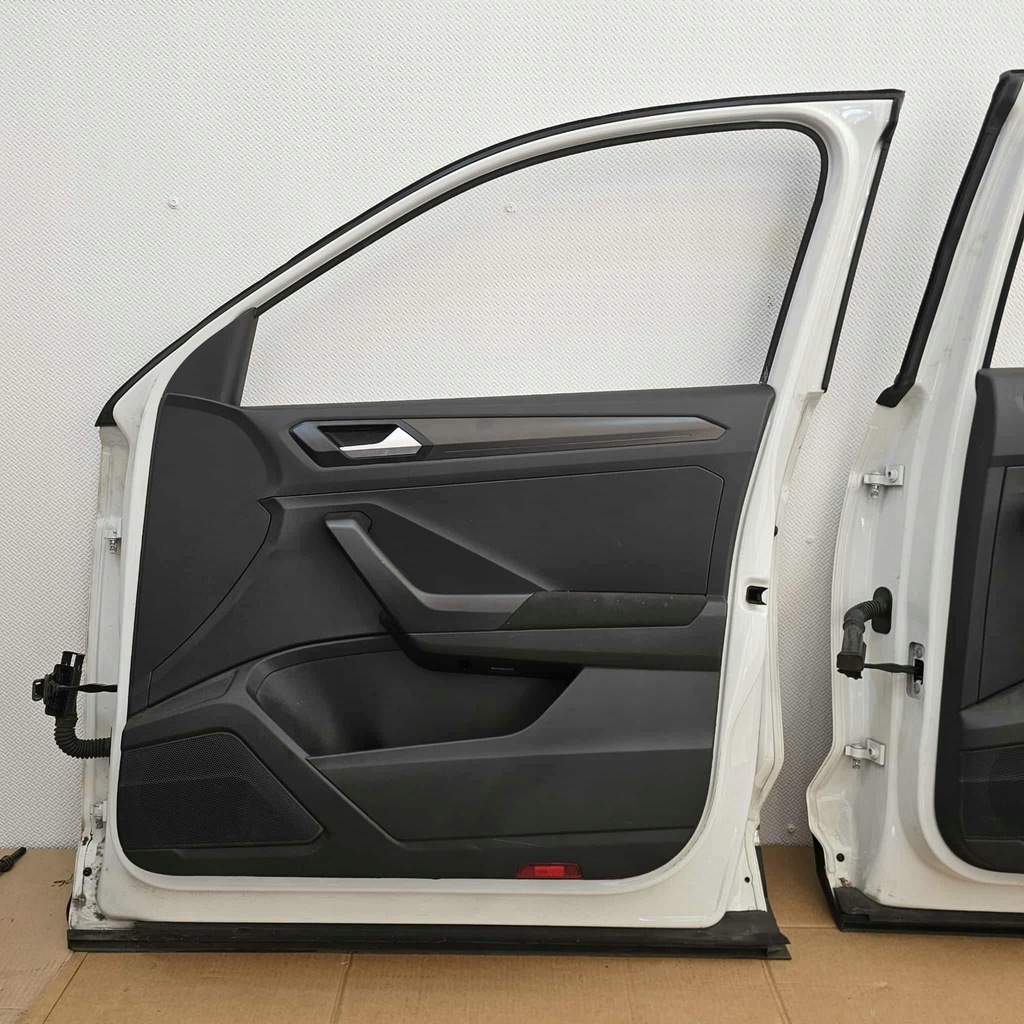фото №4, Volkswagen t-roc 2ga дверь перед передние задняя задние правый правое lc9a
