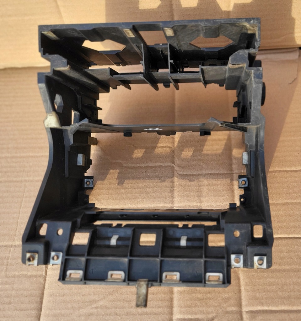 фото №4, Рамка защита радио audi a3 8p оригинальный номер 8p0858005b