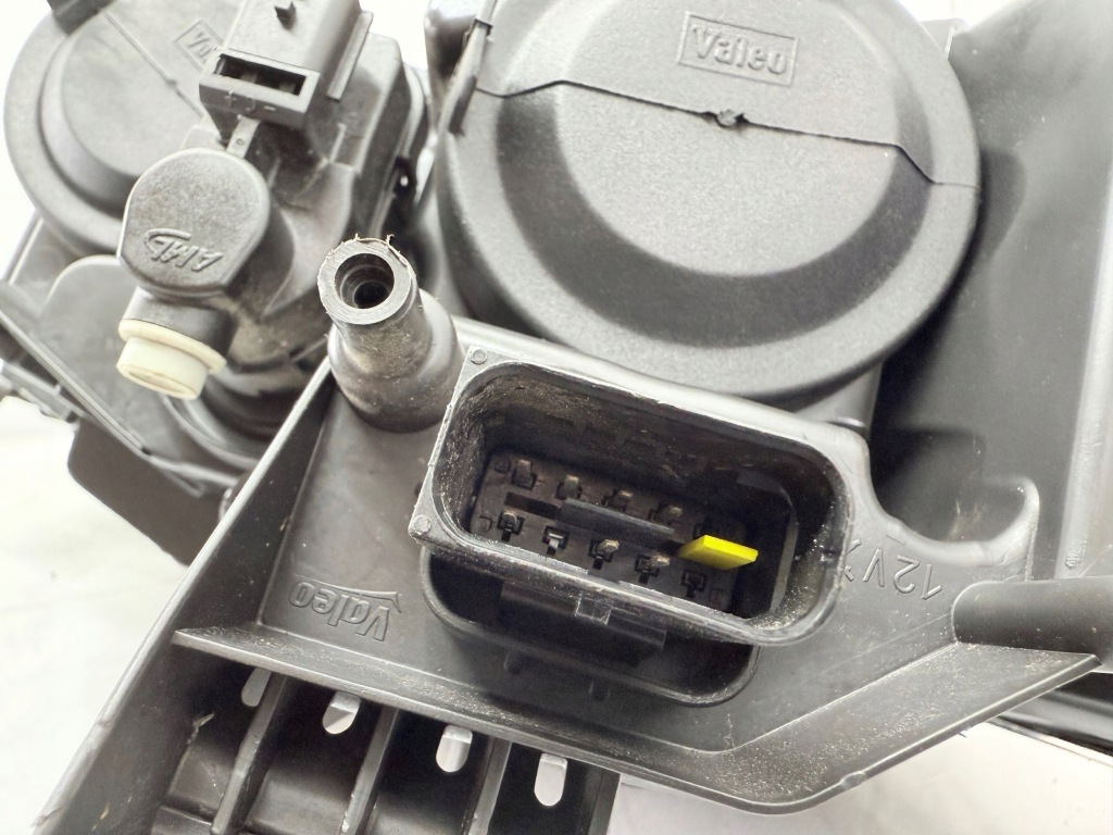 Peugeot 508 2 2022 комплект фары передние линза led с Разборки