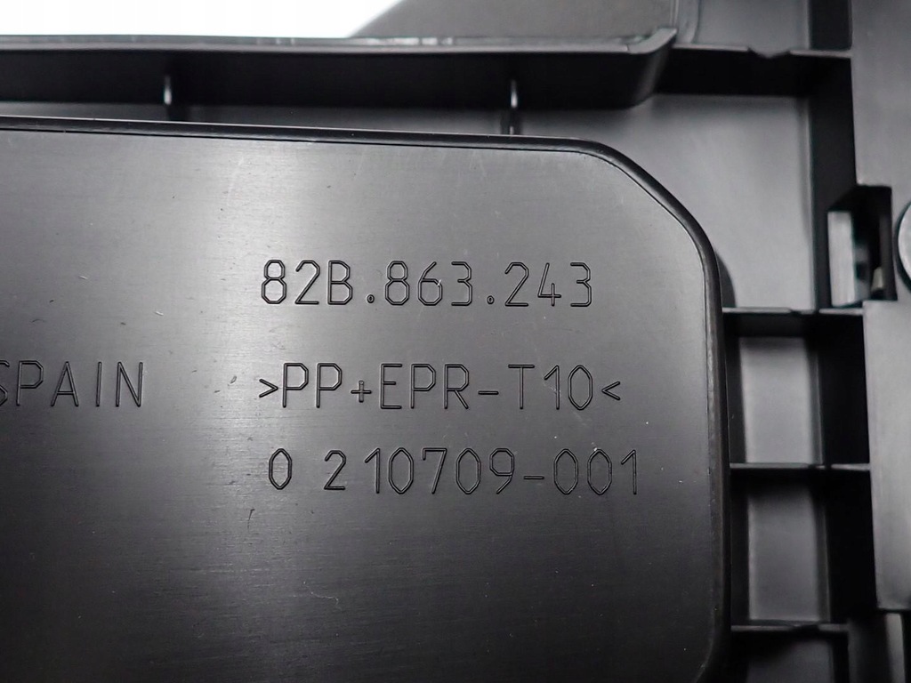 фото №11, Туннель подлокотник ручка чехол передач europa audi a1 ii 82a gb 19r