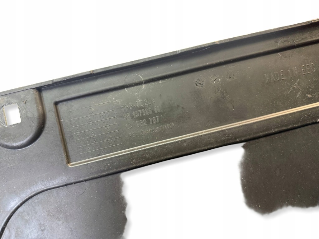 Citroen ds7 crossback 9815738677 кронштейн кронштейн усилитель бампер перед Оригинал