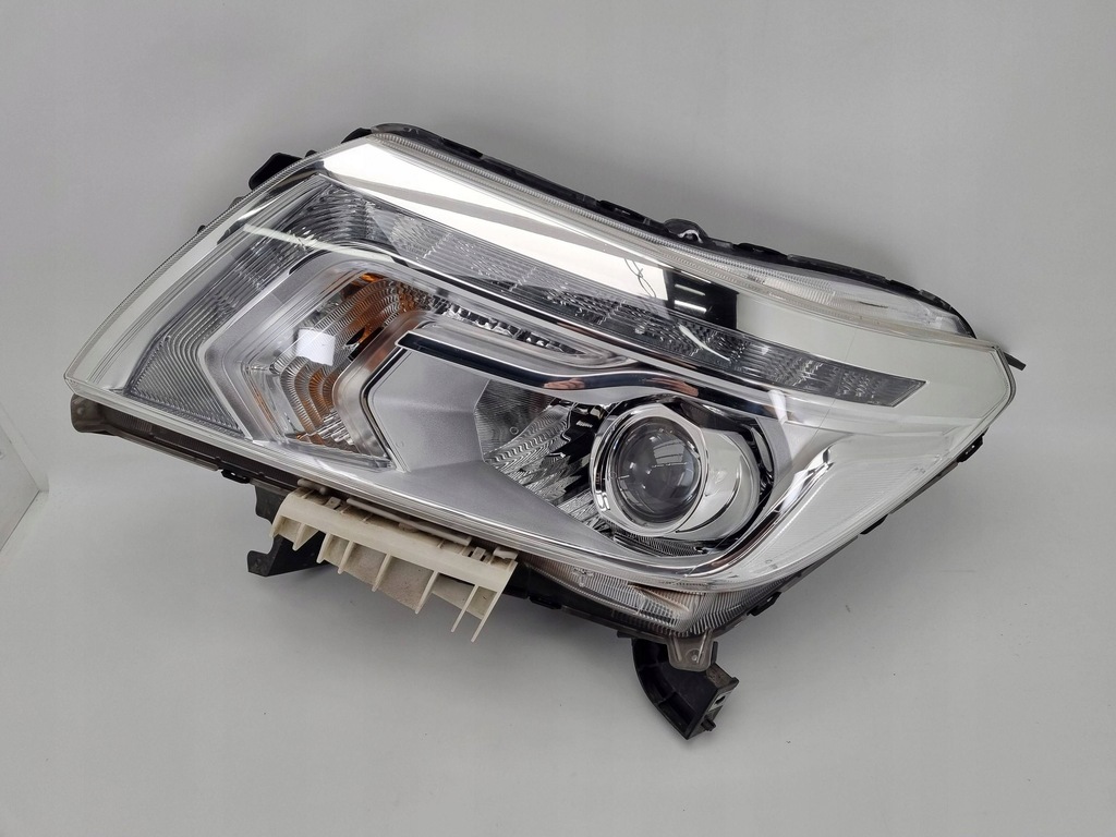 фото №1, Nissan navara d23 лампа led левая перед idealna светлая