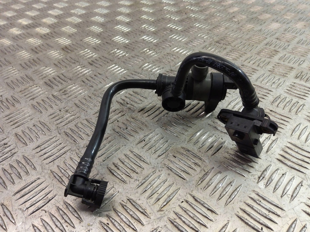 фото №8, Bmw 3 f30 f35 f31 2014 клапан вакууму