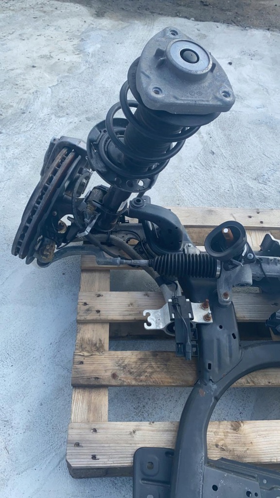 фото №2, Mercedes gla x156 45 amg поворотний кулак передня l r