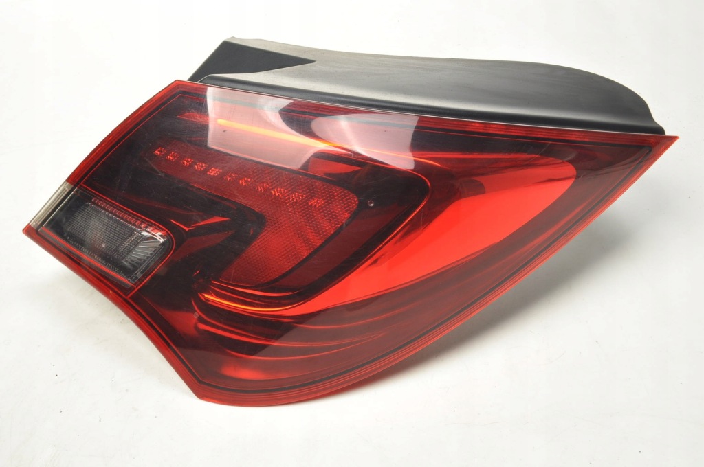 Купити Лампа задній права opel astra j opc vxr led 13281879
