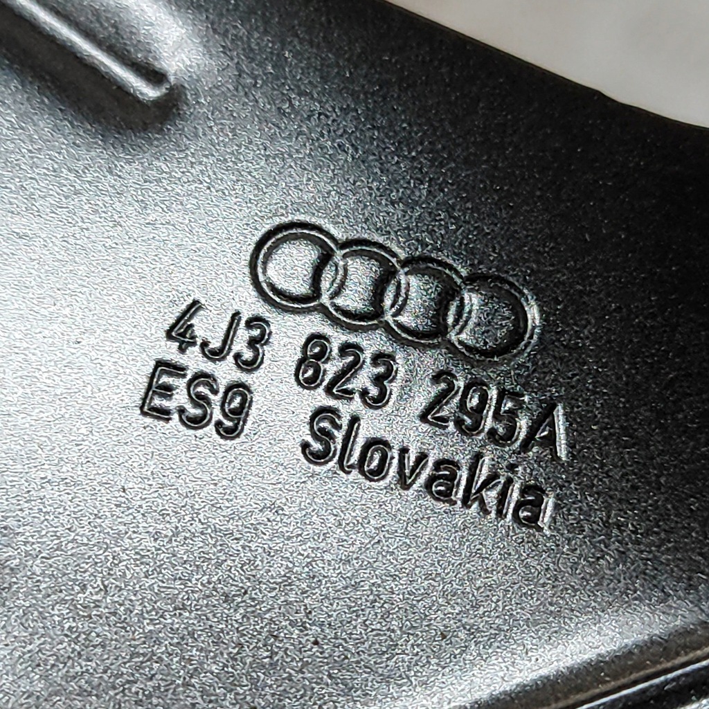 фото №6, Audi e-tron gt 2022 левая сторона петли крышки / капот двигателя