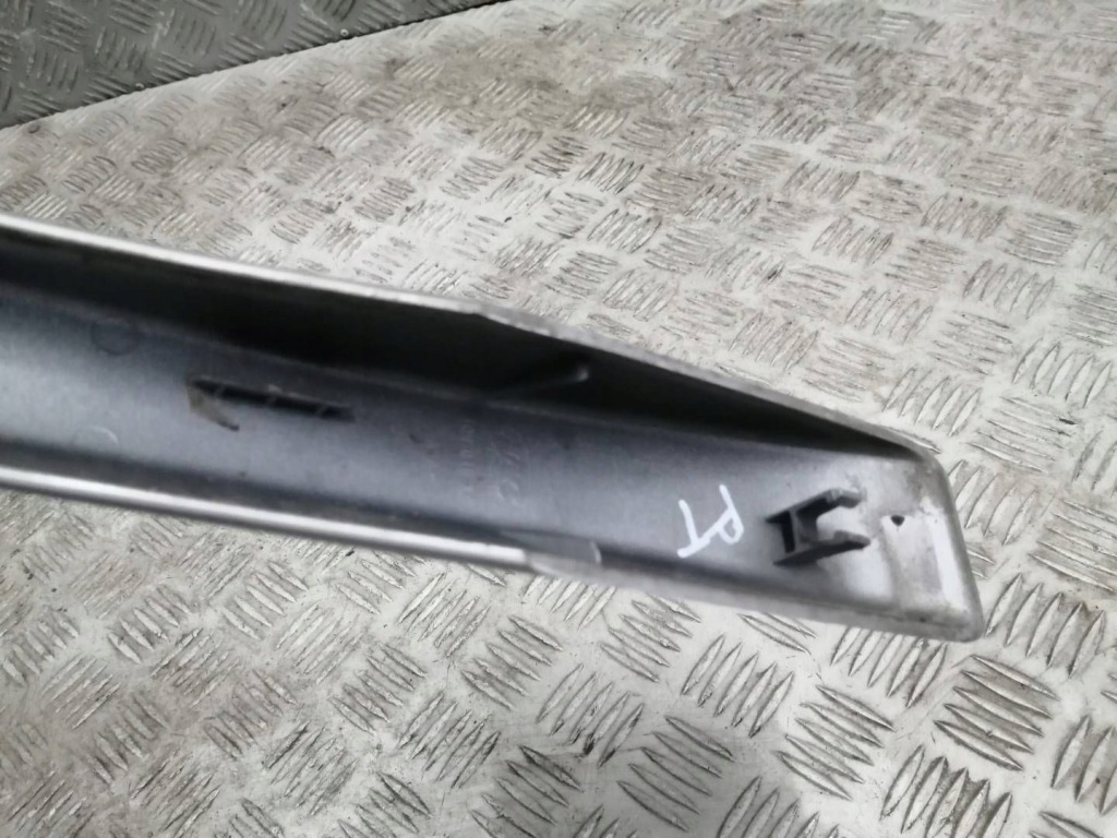 Citroen c5 iii x7 захист заглушка рейлінг задній задня права 9683596277 в Україні