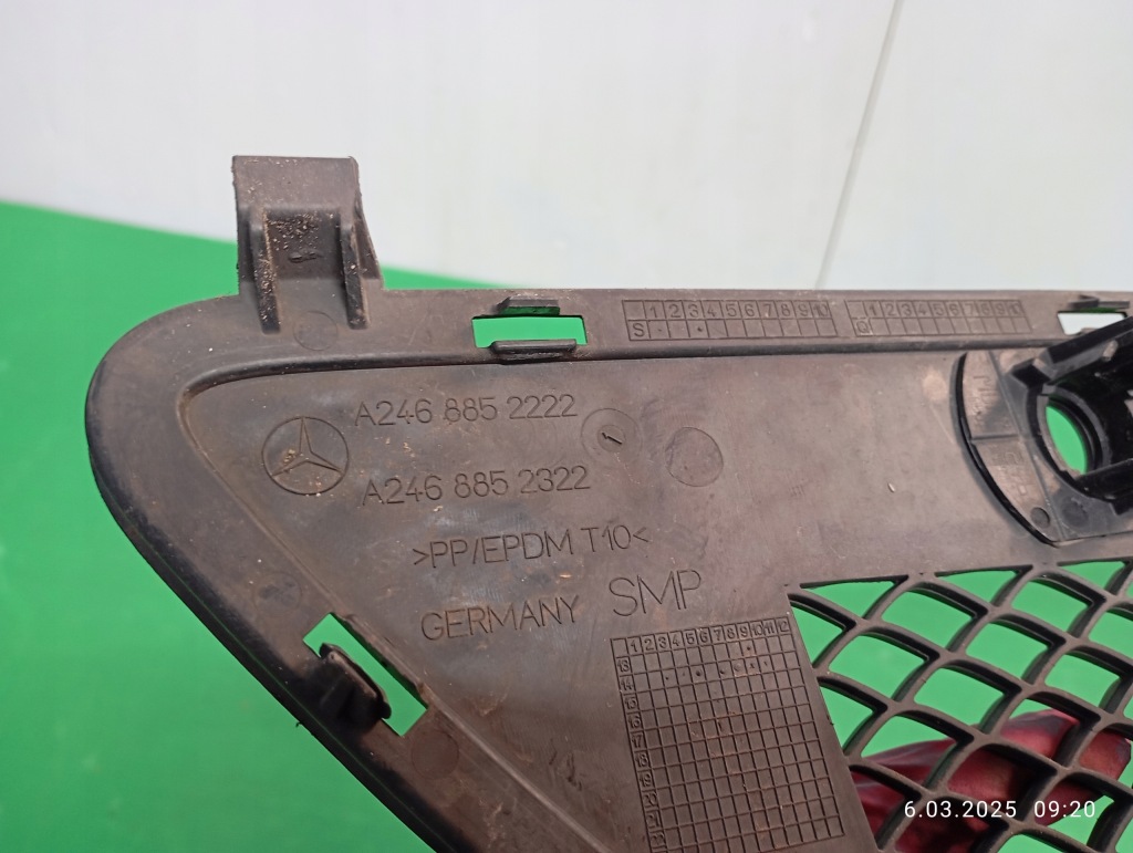 Решітка середня бампера mercedes b-klasa w246 рестайлінг  14- a2468852222 Ціна