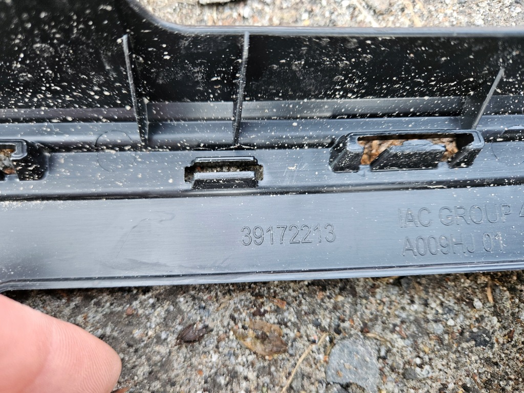 Каркас підсилювач верхній решітка opel crossland рестайлінг  39172213 Доставка