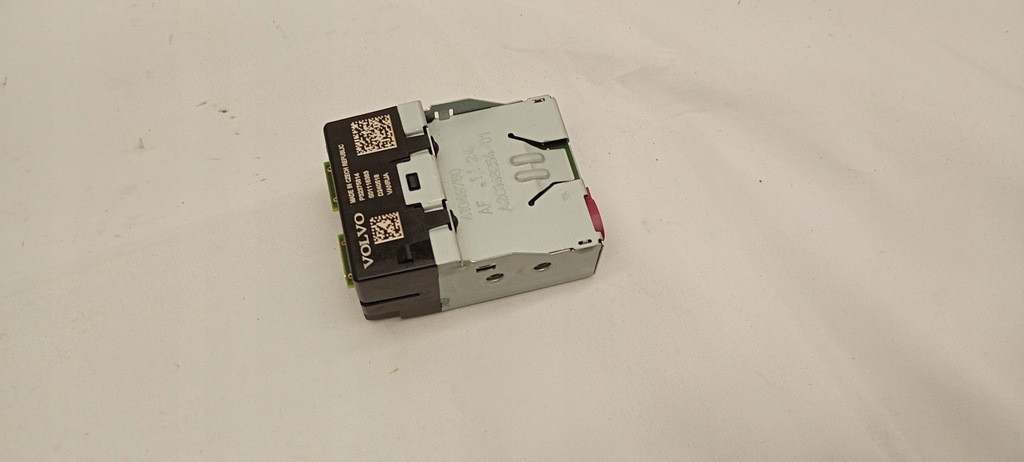 фото №1, Оригинальные разъём соединитель вход usb volvo xc40 xc60 ii