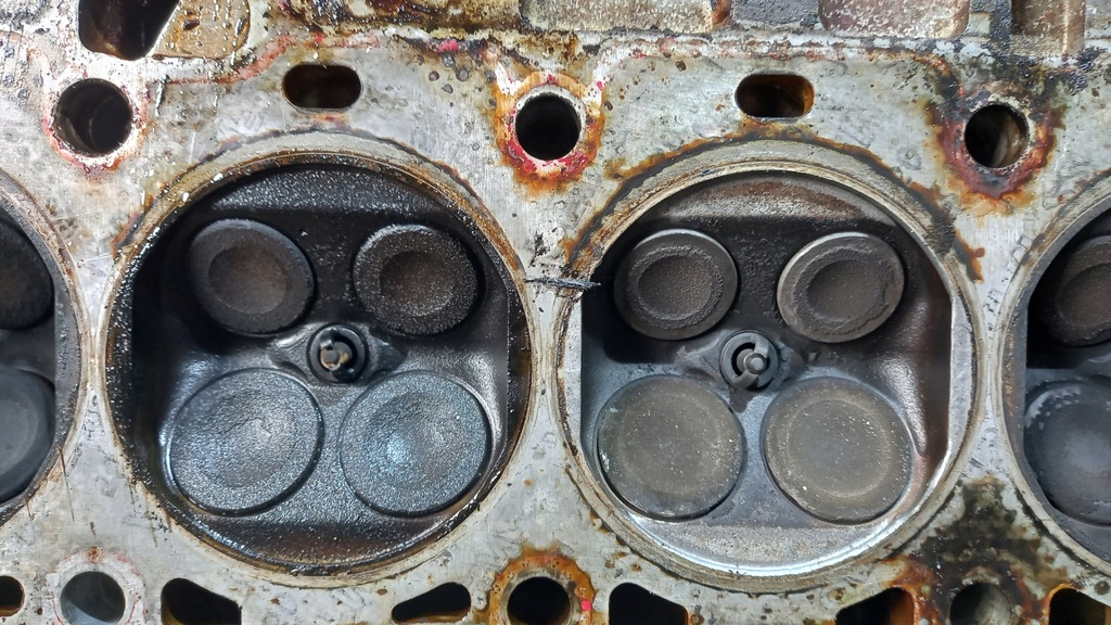 фото №8, Головка двигателя 1001837 volvo s60 i 00-09r 2.4b