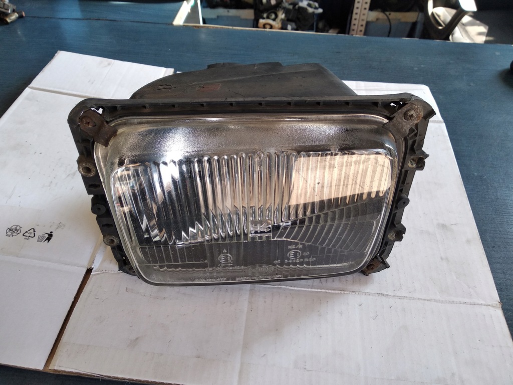фото №1, Mercedes 508 лампа фара правый перед 121300-00