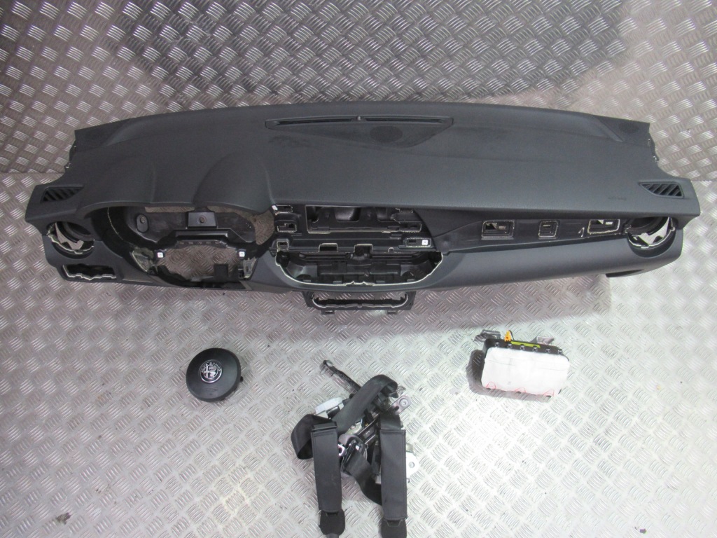 фото №3, Alfa romeo stelvio q4 панель приладів приладова консоль оригінал