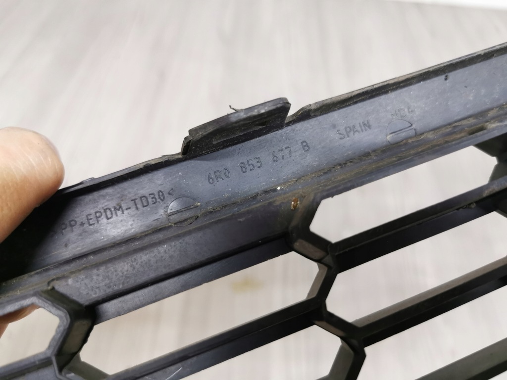 фото №6, Решітка середня бампера перед vw polo v 6r