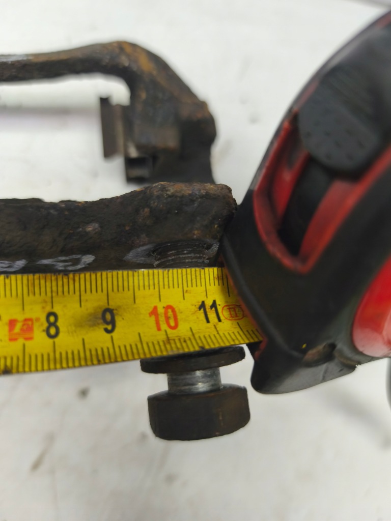 Скоба рамка суппорт перед левый 1.4 mpi 16v bravo 2 198 07-10 с Разборки