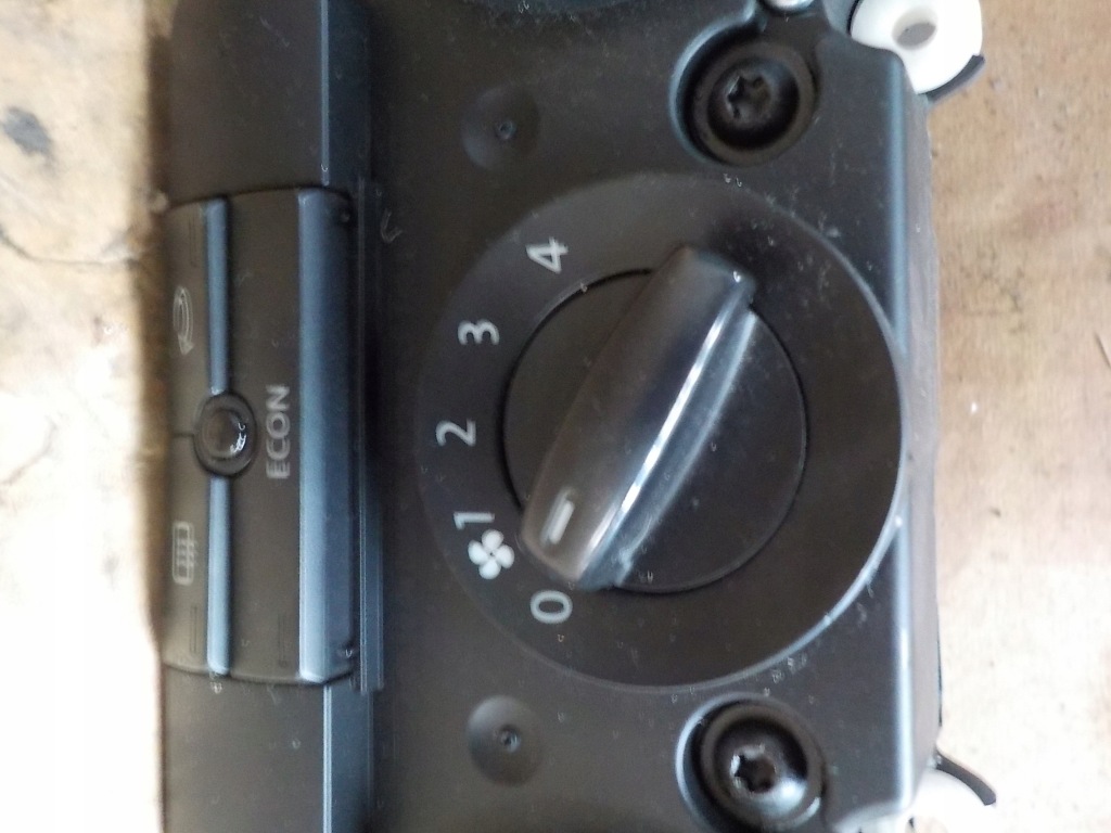 фото №4, Volkswagen golf v 1.4b панель кондиціонера