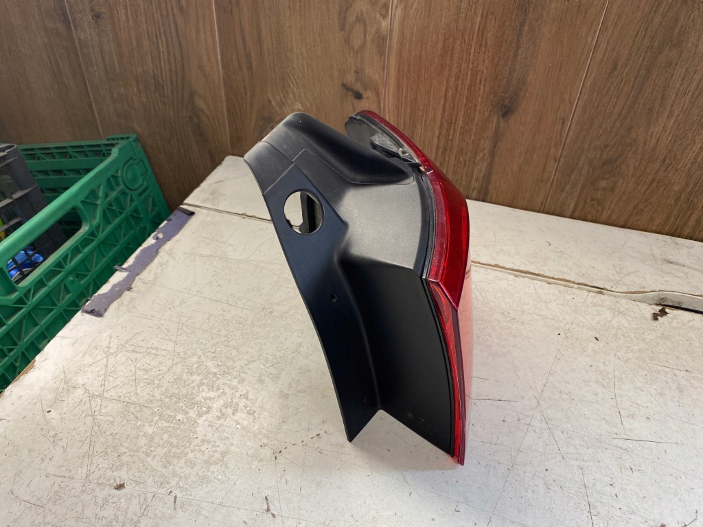 Vw passat b8 kombi лампа правый задняя led Доставка