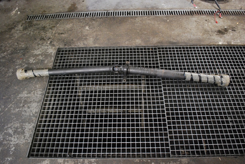 фото №1, Wał приводной audi a8 d2 3.7 4d0521101c