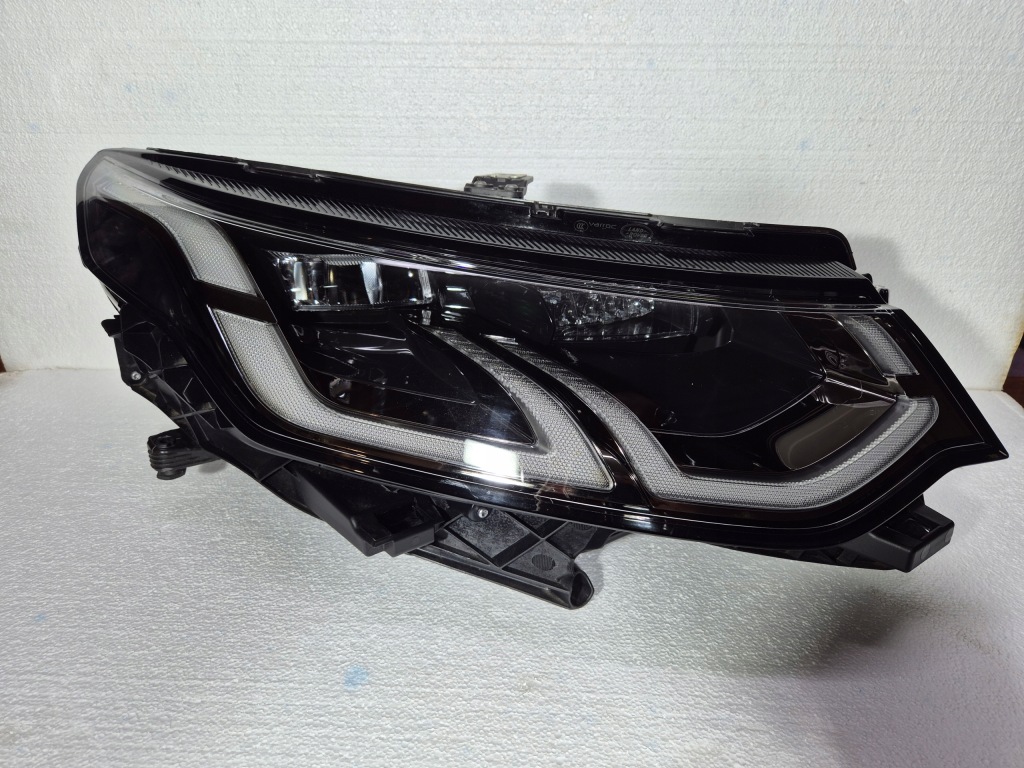 Купить Land rover discovery sport рестайлинг  20r .фара правый  передняя