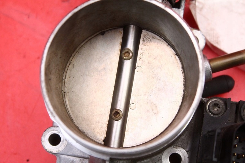 фото №6, Дроссельная заслонка 078133063ag audi a6 c5 2.4 v6 165 km 97-01