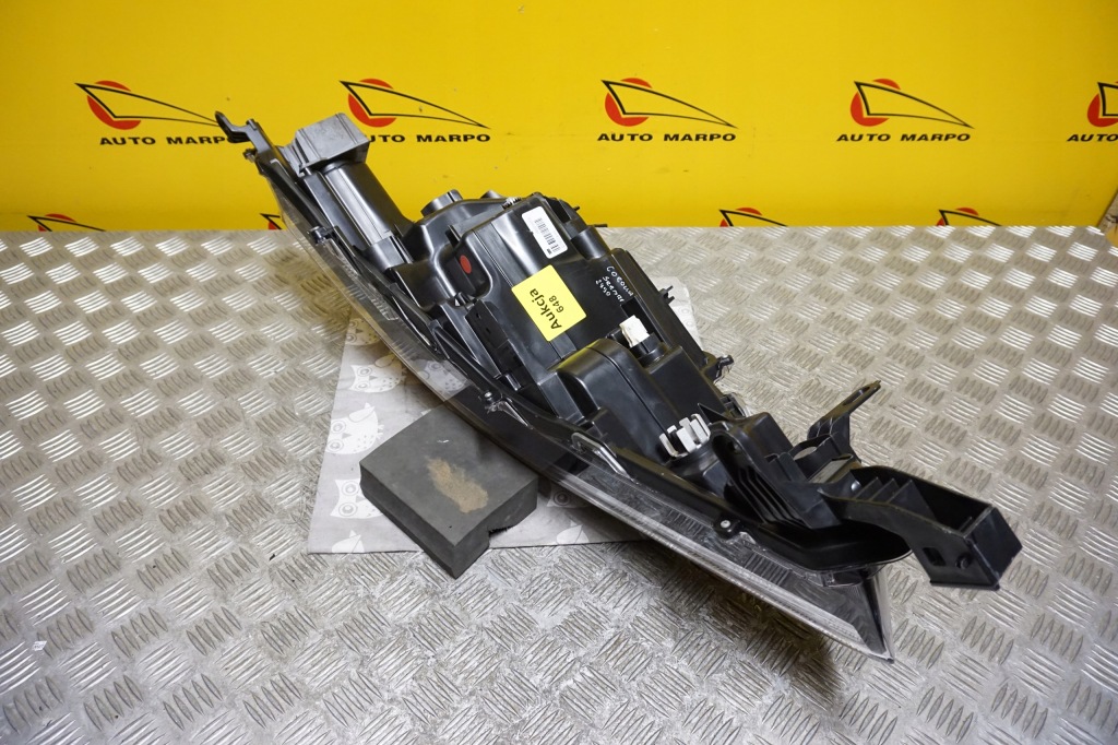 Toyota corolla cross 2022 - фара фара full led правий срібляста америка Ціна