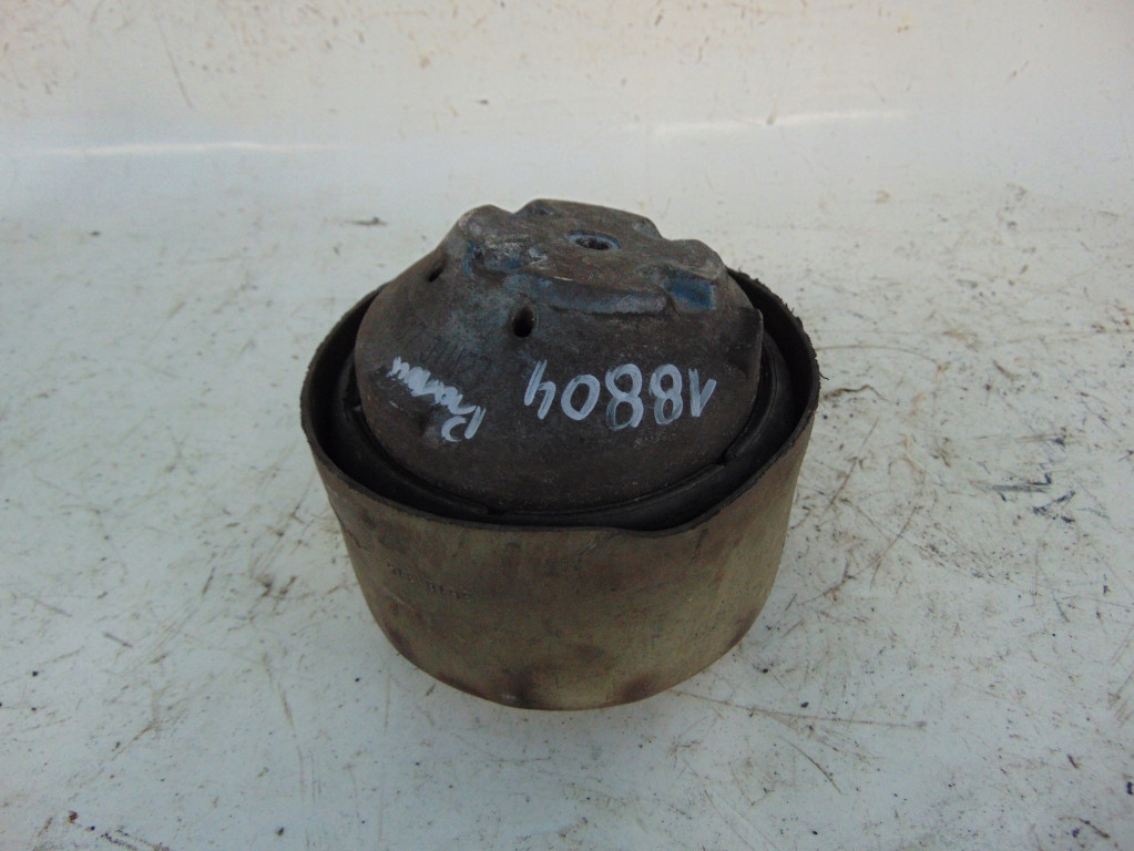 фото №1, Mercedes c-klasa подушка двигатель ---