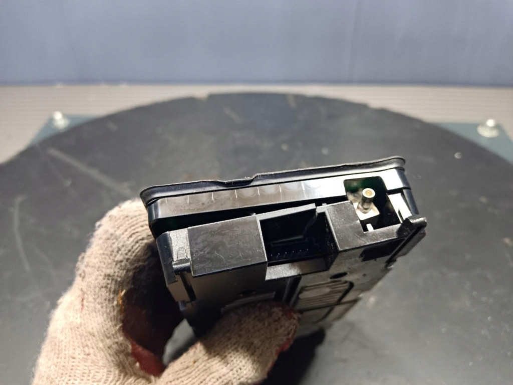 фото №6, Audi a6 c8 avant зарядний пристрій індукційна 4k0035502b