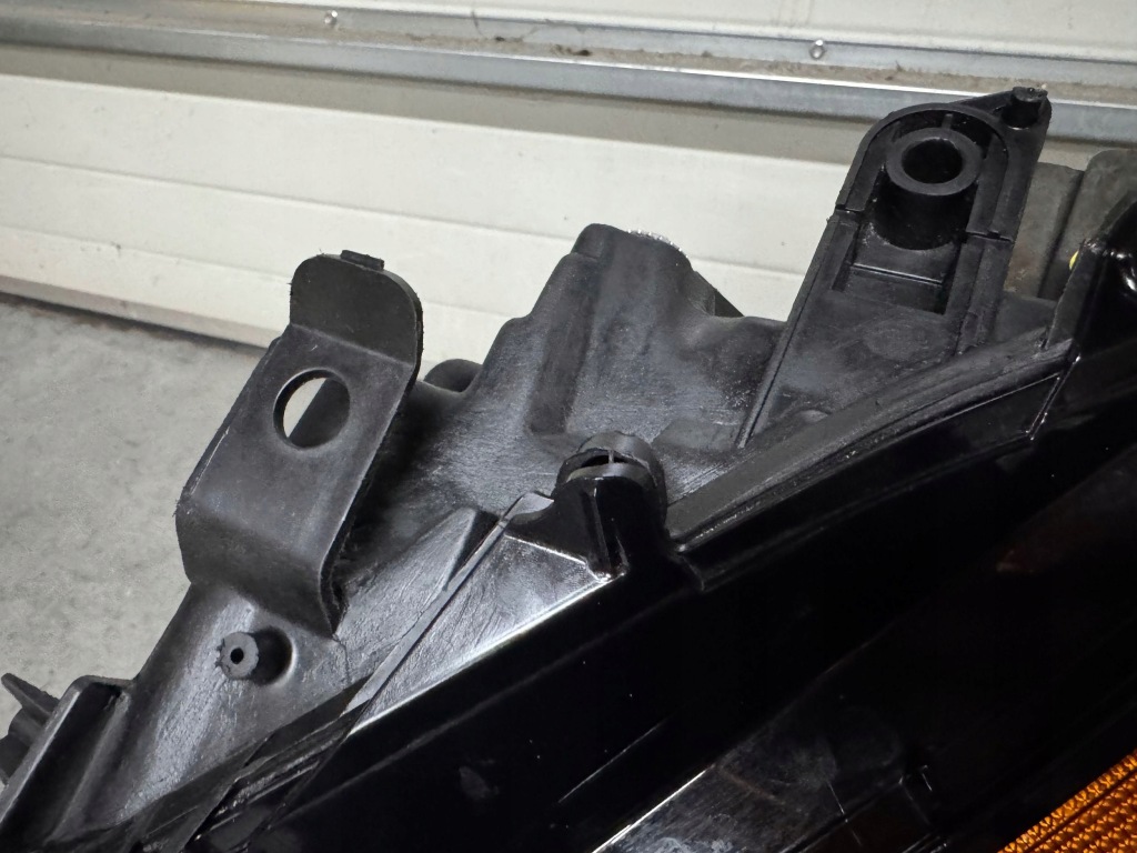 Lexus ux full led права лампа в Україні