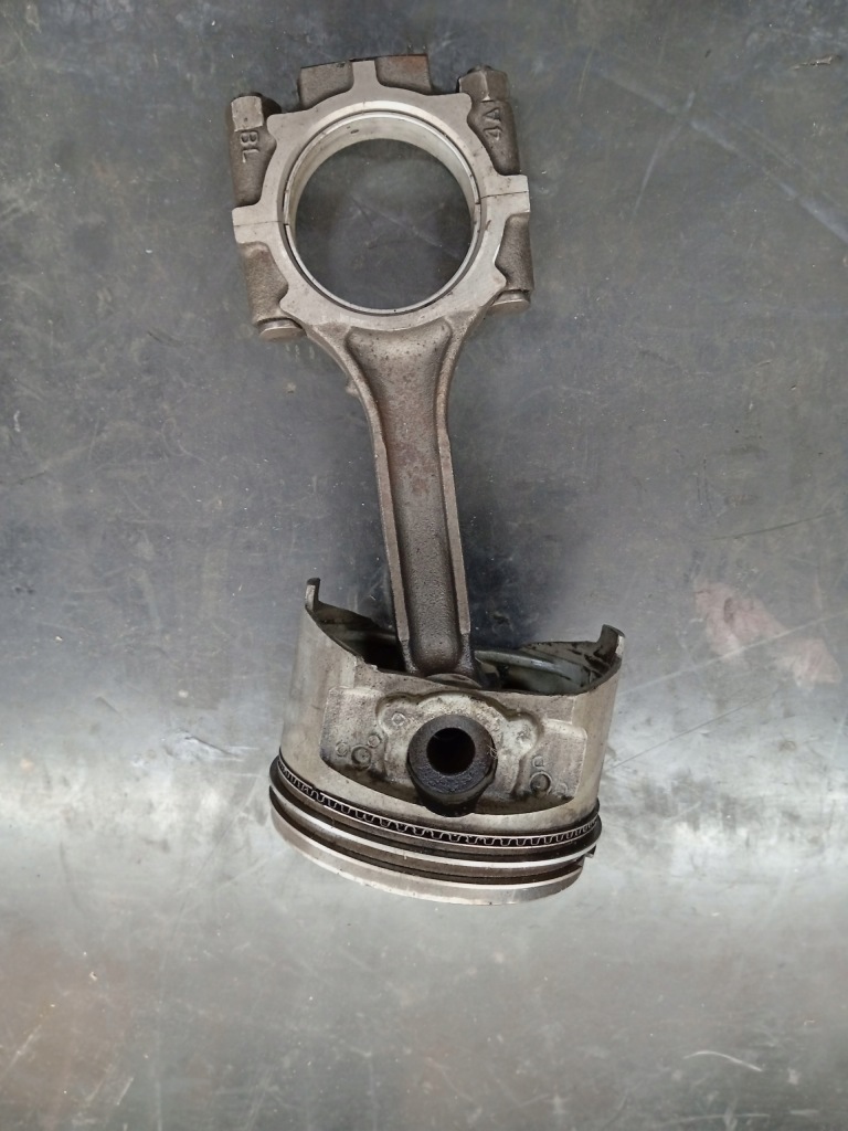 фото №1, Поршень с шатун правый 3.0b v6 6g72