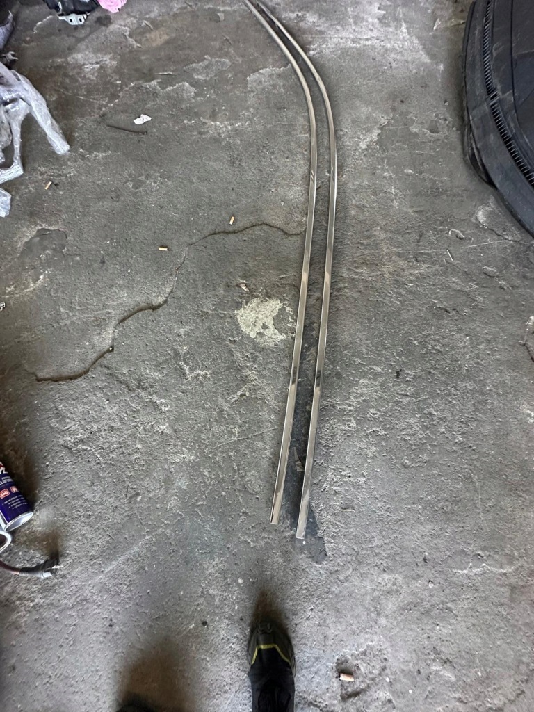 фото №1, Peugeot 5008 ii молдинг хром дахова ліва 98270093vv