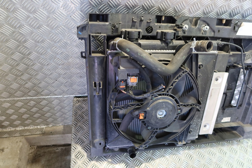 фото №8, Pas передний радиатор радиатор вентилятор peugeot 208 i 207 2008 c3 комплект