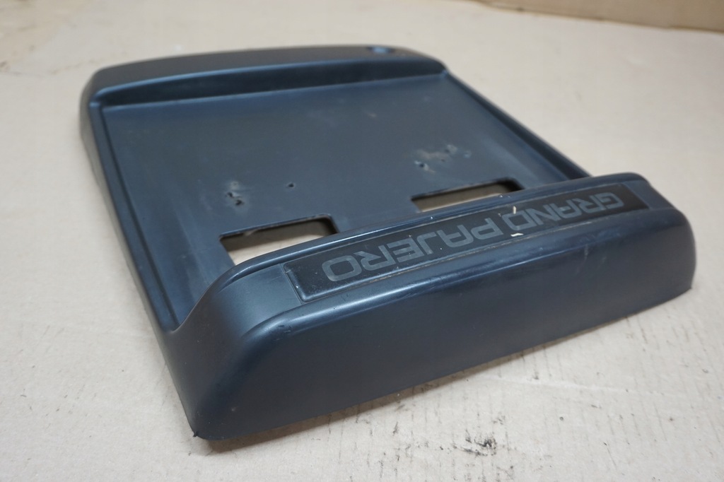 фото №6, Mitsubishi pajero iii накладка кронштейн номерного знака 00-06r