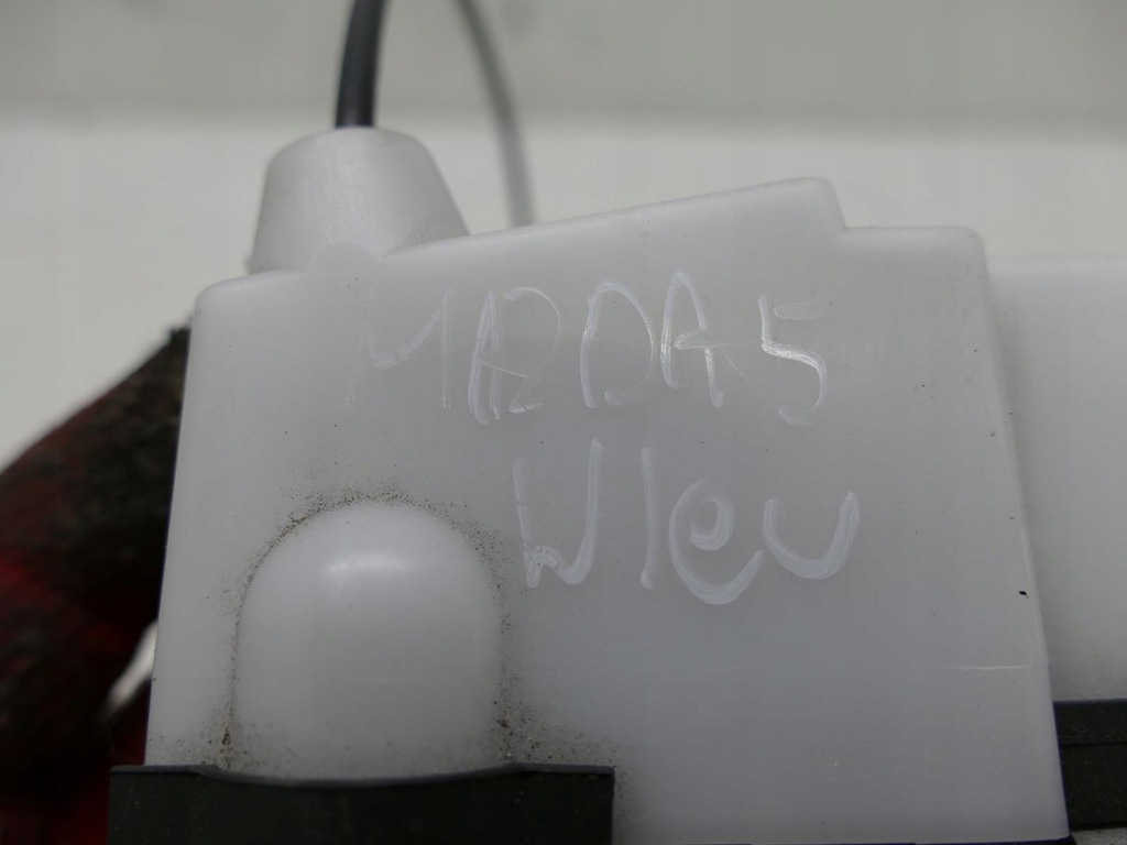 фото №7, Mazda 5 ii lift привод крышка заливной топлива