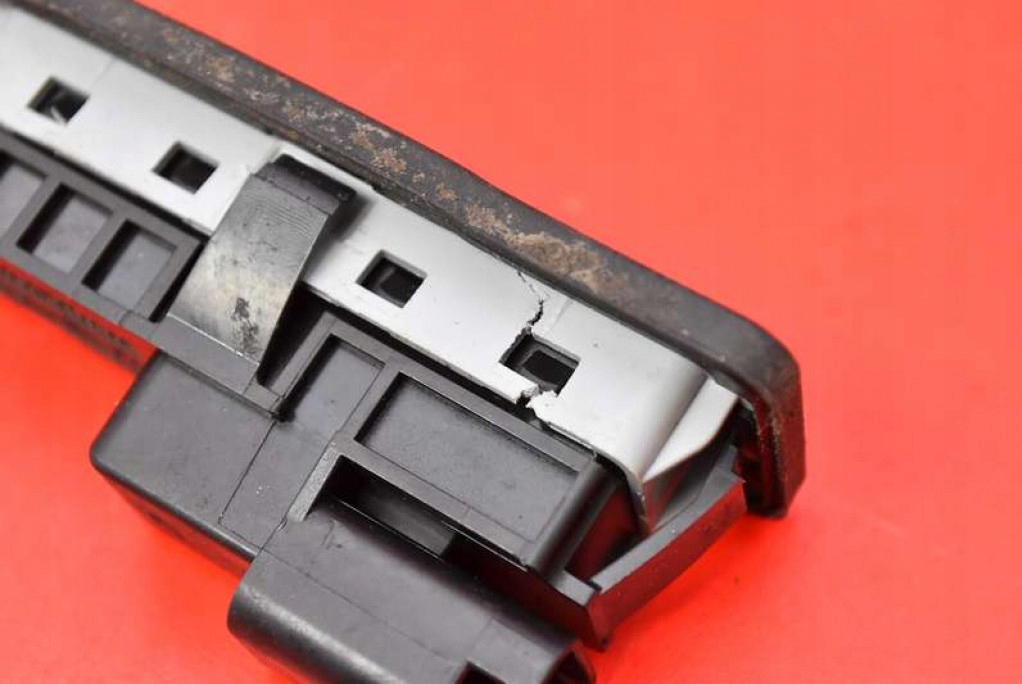 фото №9, Ручка кнопка кришки задня задній 9676028380 peugeot 208 1 i 5d hb 15-19